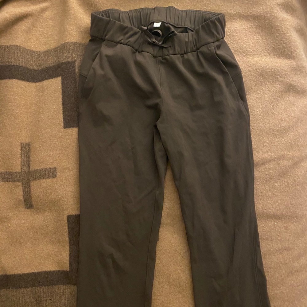 Lululemon cropped On The Fly pant size 2